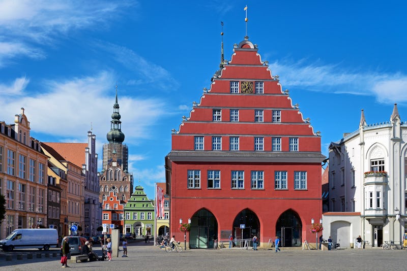 Greifswald - Markt, Rathaus und Dom – © aro49 - stock.adobe.com