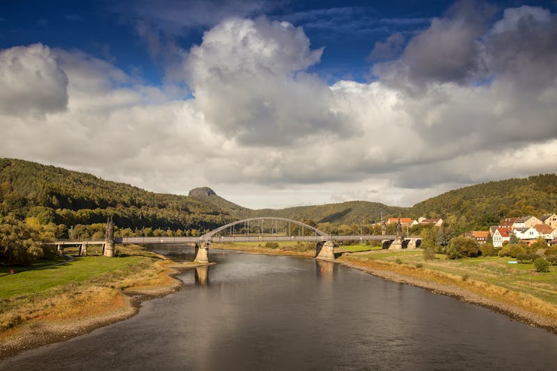 Bad Schandau - Carolabrücke über die Elbe - ©Reise-und Naturfoto - stock.adobe.com