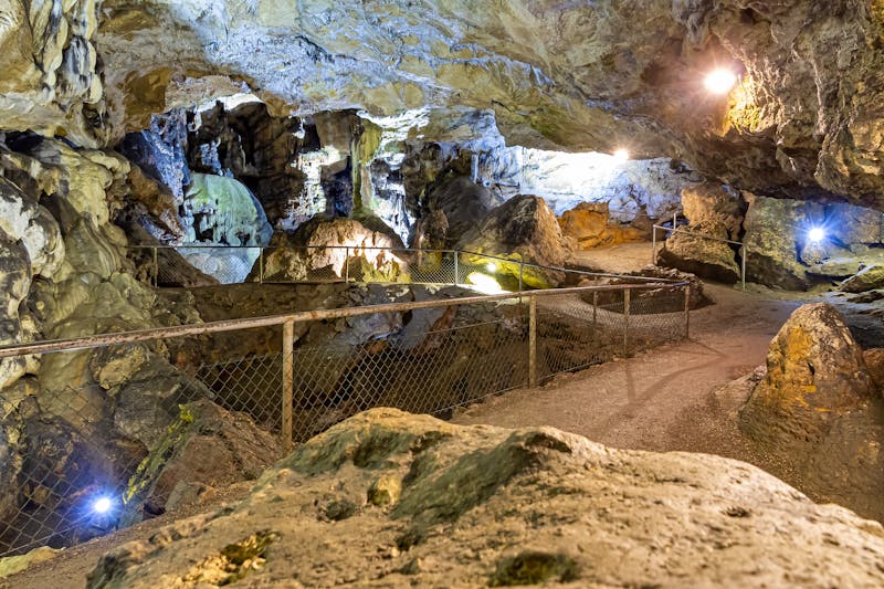 Nebelhöhle - Schwäbische Alb - ©Jürgen Fälchle - stock.adobe.com