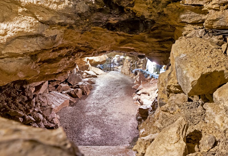 Nebelhöhle - Schwäbische Alb - ©Jürgen Fälchle - stock.adobe.com