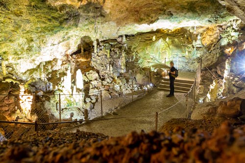 Nebelhöhle - Schwäbische Alb &ndash; &copy; Jürgen Fälchle - stock.adobe.com