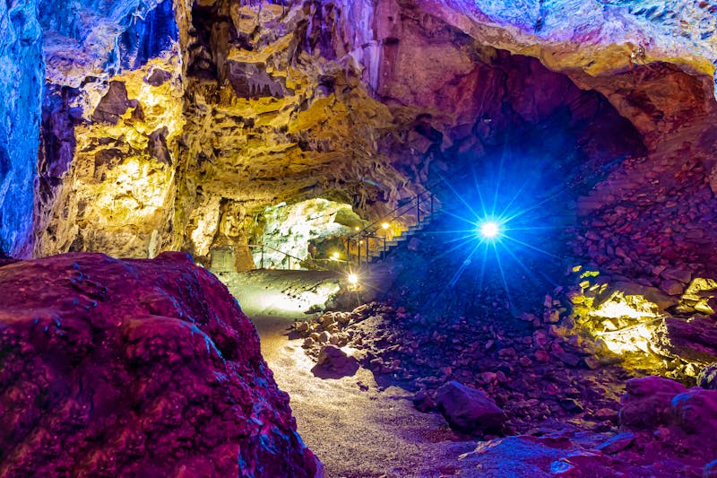 Nebelhöhle - Schwäbische Alb - ©Jürgen Fälchle - stock.adobe.com