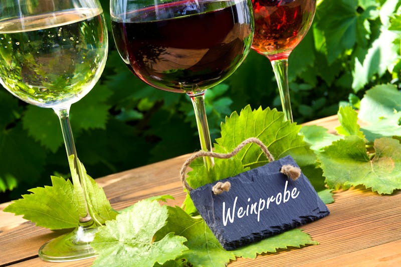 Weinverkostung - ©Pixelot - stock.adobe.com