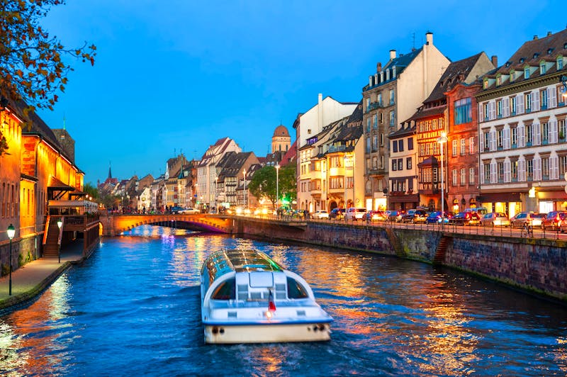Straßburg - Altstadt und Ill - ©Boris Stroujko - stock.adobe.com