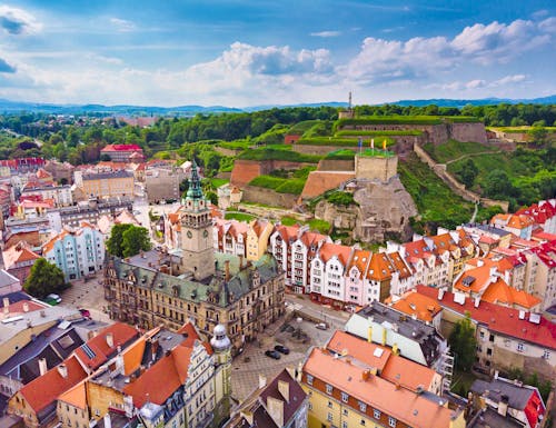 Blick auf die Altstadt und die Festung von Glatz (Klodzko) – © Tomasz - stock.adobe.com