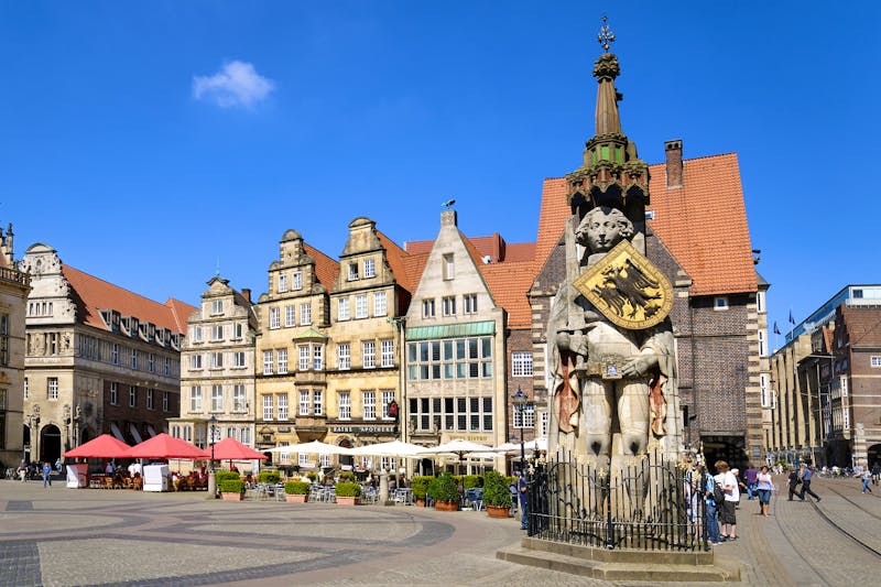 Bremen - historischer Marktplatz mit Roland Statue - ©kameraauge - stock.adobe.com