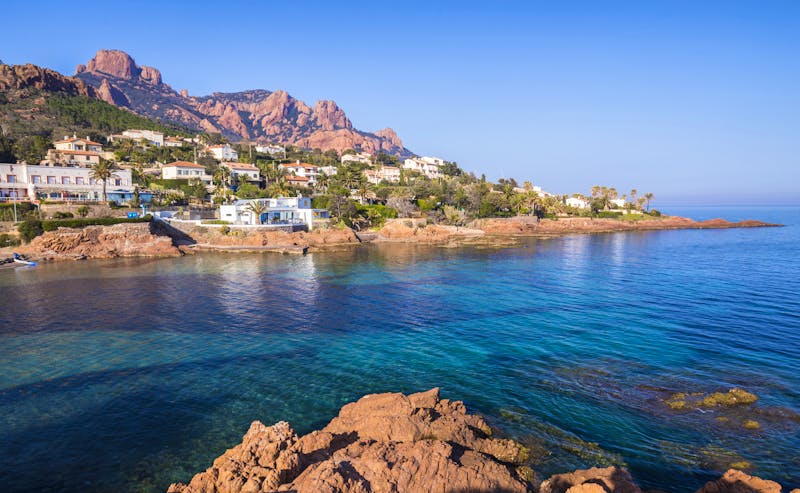 Esterel-Küste mit dem Pic du Cap Roux an der Cote d'Azur - ©Michel CAVALIER - Adobe Stock