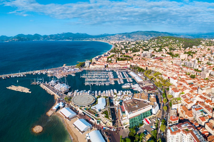 Blick auf Cannes an der Cote d'Azur – © saiko3p - stock.adobe.com