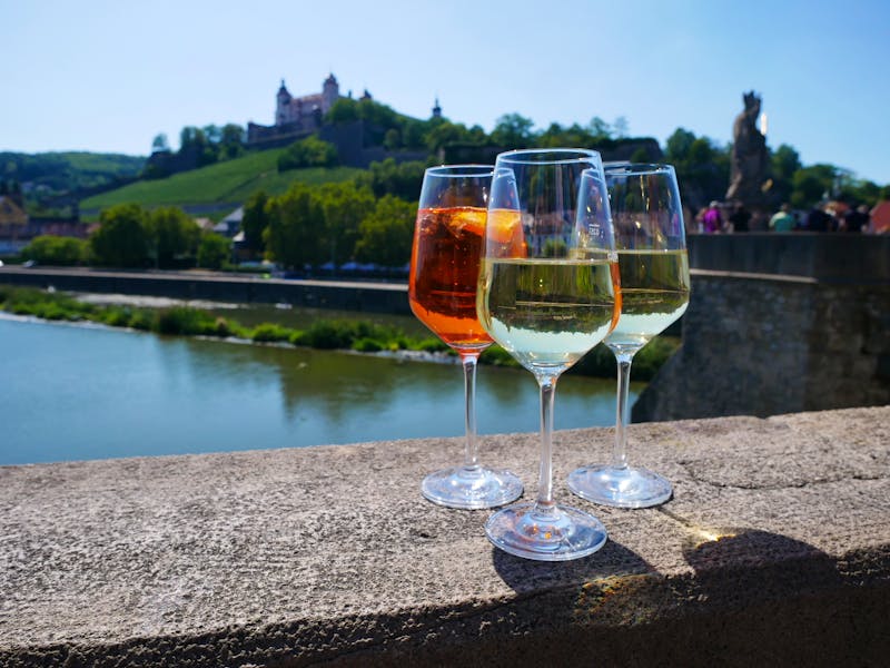 Würzburg - Main, Wein und Festung Marienberg - ©mera_tho - stock.adobe.com