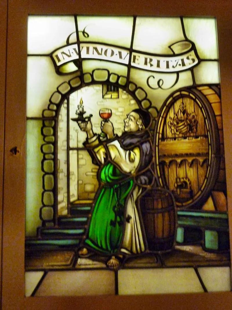 Zur Weinprobe im historischem Weinkeller - Mayschoß Ahrtal - &copy;Peter Meyer - Eberhardt TRAVEL