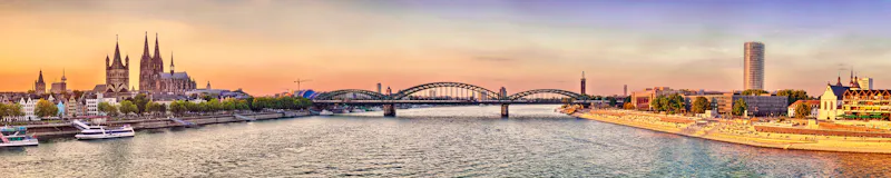 Köln Panorama Skyline mit Rhein, Dom und Hohenzollern Brücke - &copy;pixelliebe - stock.adobe.com