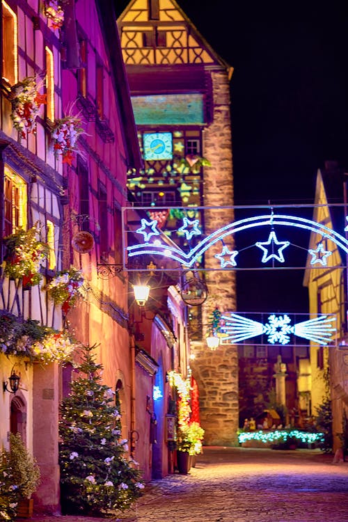 Riquewihr im Elsass im Advent &ndash; &copy; Olesia Bilkei - stock.adobe.com