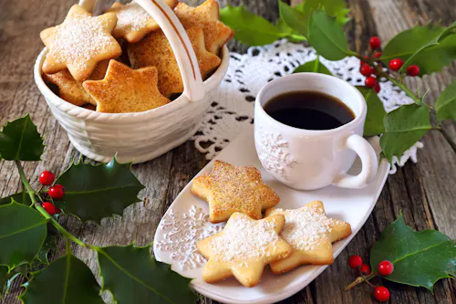Kaffeetrinken im Advent &ndash; &copy; photosimysia - stock.adobe.com