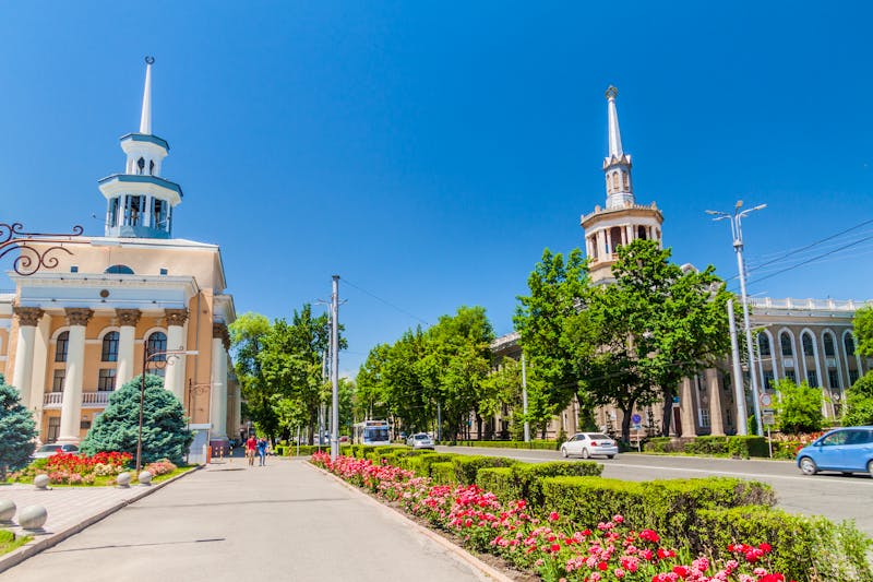 Stadtrundfahrt in Bishkek - &copy;Matyas Rehak - stock.adobe.com