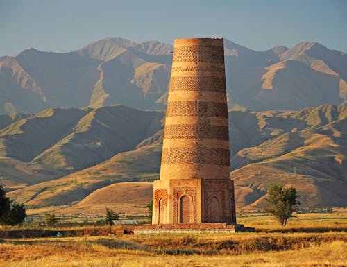 Burana Tower an der Seidenstraße in Kirgistan – © Pavel Svoboda - stock.adobe.com