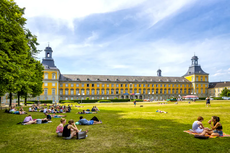 Bonn - Universitäts-Hauptgebäude  - &copy;Sina Ettmer - stock.adobe.com