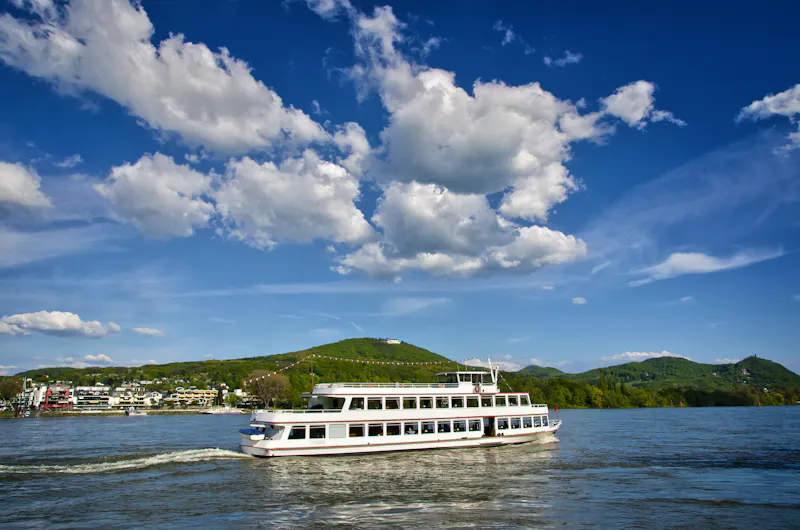 Petersberg und der Rhein - &copy;Tom Bayer - stock.adobe.com