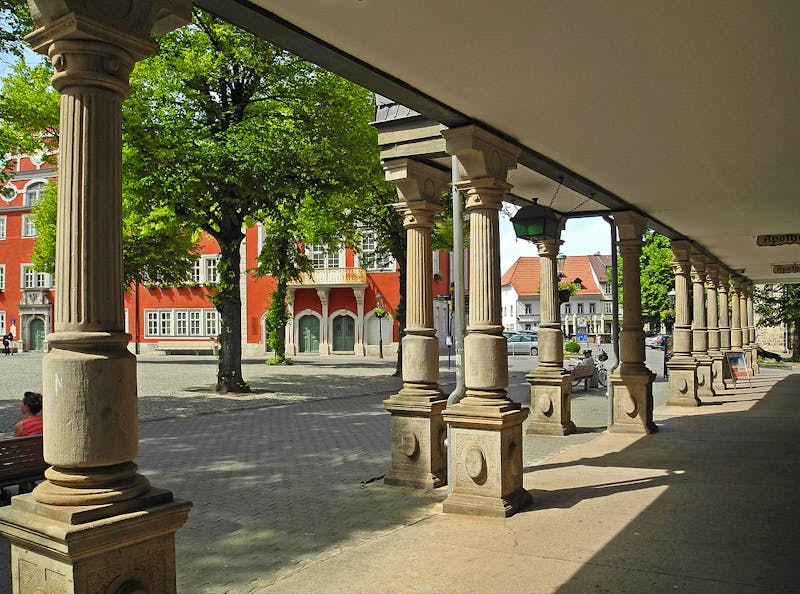 Arnstadt - Marktarkaden - ©SchiDD - Wikimedia