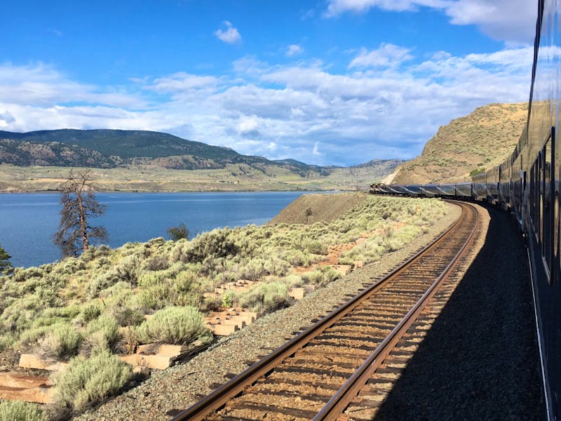 Zugfahrt mit dem Rocky Mountaineer - See bei Kamloops  - ©Eberhardt TRAVEL - Elisabeth Fox-Maerki