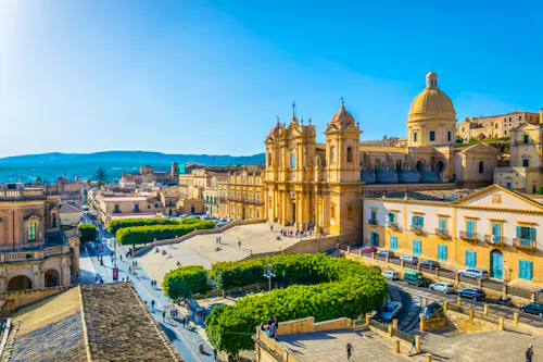 Noto - Dom San Nicolo und der Palazzo Ducezio &ndash; &copy; dudlajzov - stock.adobe.com