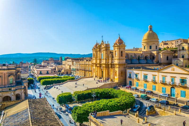 Noto - Dom San Nicolo und der Palazzo Ducezio - ©dudlajzov - stock.adobe.com