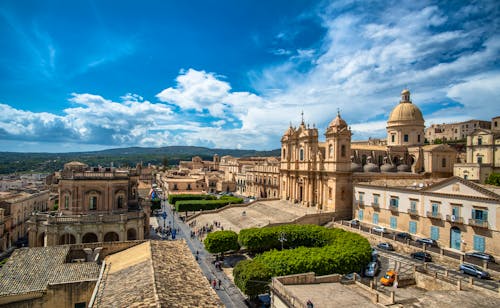 Noto - Dom San Nicolo und der Palazzo Ducezio &ndash; &copy; javarman - stock.adobe.com