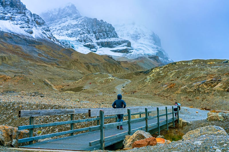 Wanderung am Fuß des Athabasca-Gletschers - ©Shawn.ccf - Adobe Stock
