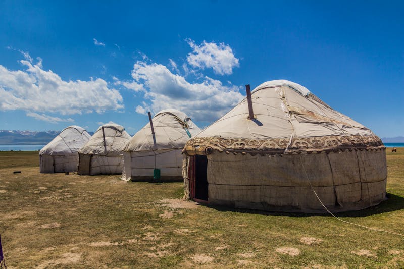 Jurtencamp am Son Kul See in Kirgistan - &copy;Matyas Rehak - stock.adobe.com