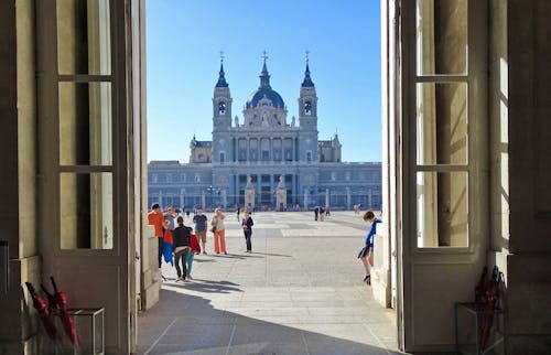 Almudena-Kathedrale in Madrid &ndash; &copy; Eberhardt TRAVEL - Benjamin Rodriguez Manzanares