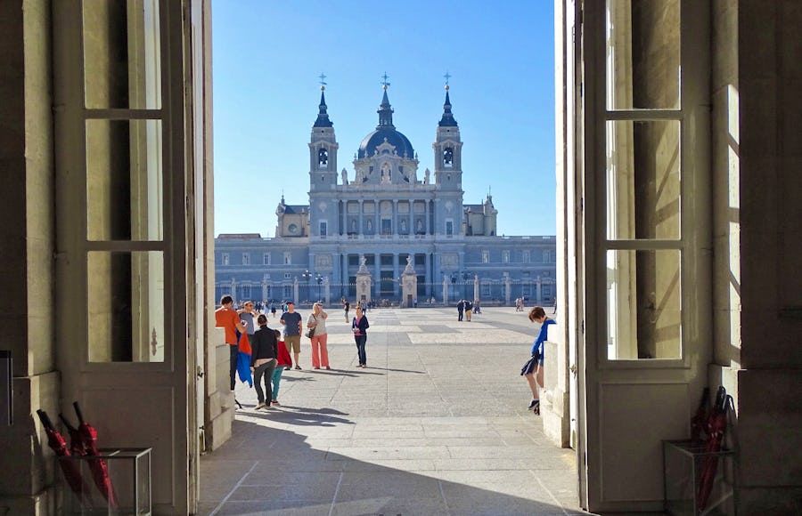 Almudena-Kathedrale in Madrid – © Eberhardt TRAVEL - Benjamin Rodriguez Manzanares
