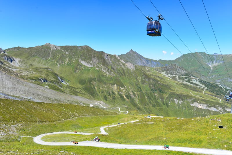 Seilbahn im Hintertuxer Gletscher - Zillertaler Alpen in Tirol - ©©Ilhan Balta - stock.adobe.com