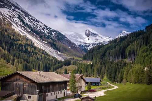 Hintertux in den Zillertaler Alpen in Tirol &ndash; &copy; ©Helen Rose Gabriel - stock.adobe.com