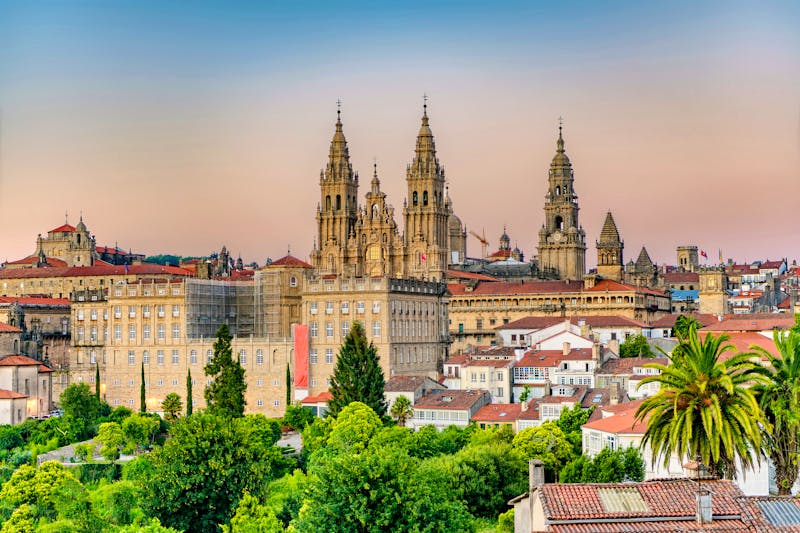 Sonnenuntergang in Nordspanien in Santiago de Compostela - Spanien - ©Lux Blue - stock.adobe.com