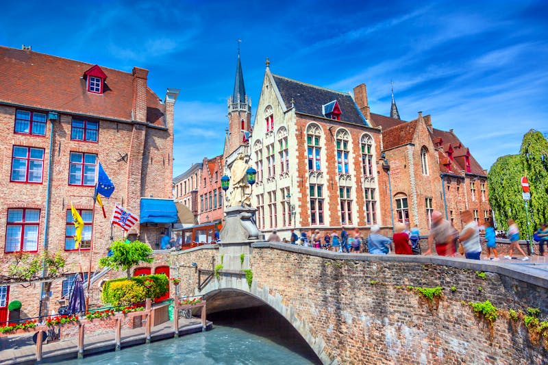 Brügge - romantische Altstadt mit Grachten und Brücken - ©©adisa - stock.adobe.com