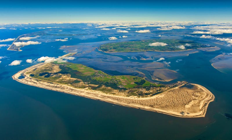 Nordsee-Inseln Amrum, Föhr und Sylt im Wattenmeer - ©Aufwind-Luftbilder - Adobe Stock