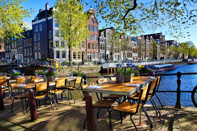 Restaurant an den Kanälen von Amsterdam - ©©Jenifoto - stock.adobe.com