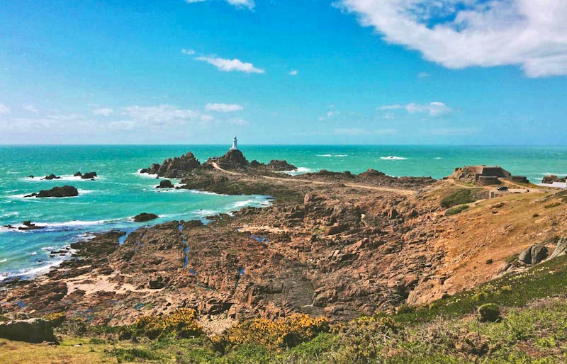 Corbiere Leuchtturm an der Südküste von Jersey - ©Eberhardt TRAVEL - Tessa Gäbler
