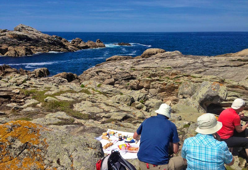 Picknick bei der Wanderung auf der Halbinsel Penmarch - ©Eberhardt TRAVEL - Birgit Janosch