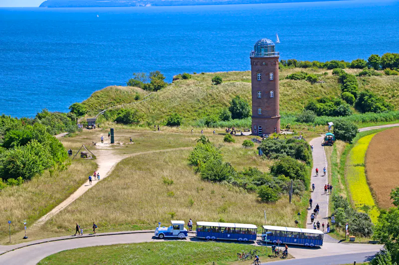 Bimmelbahn und Spazierwege am Kap Arkona auf Rügen - &copy;ClaraNila - stock.adobe.com