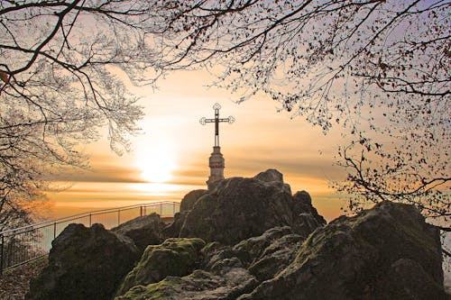 Gipfelkreuz auf dem Litermont im Saarland &ndash; &copy; Günther Schneider - Pixabay