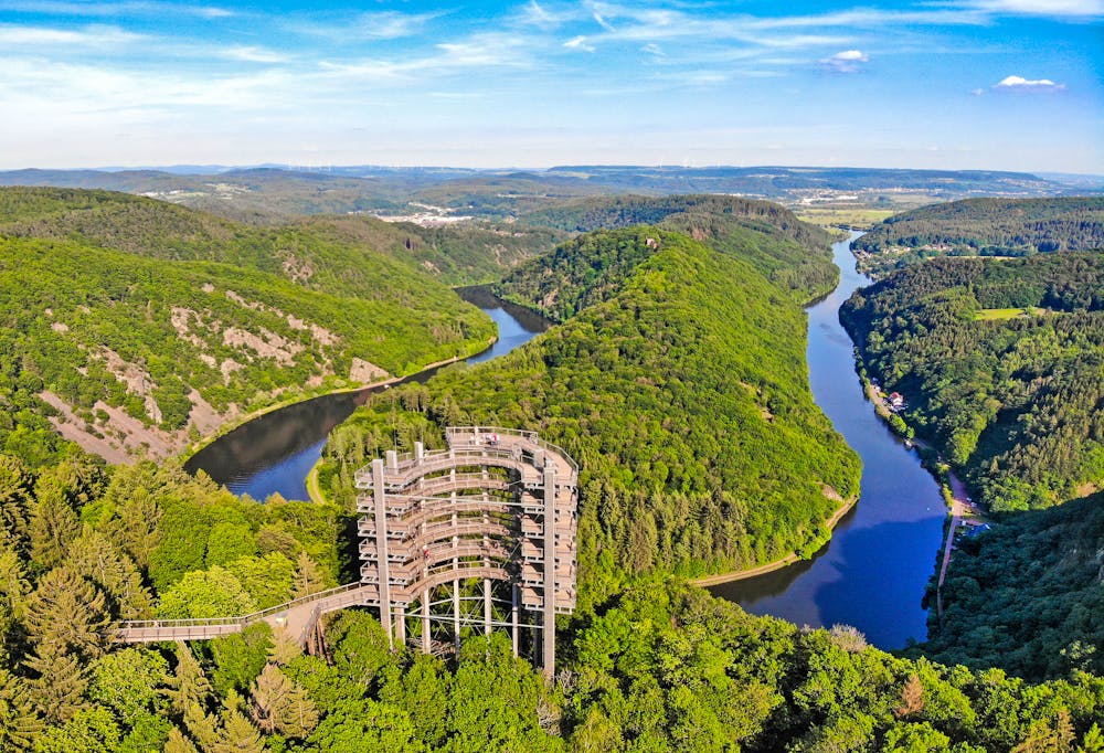 Saarschleife mit Baumwipfelpfad &ndash; &copy; Henry Czauderna - stock.adobe.com