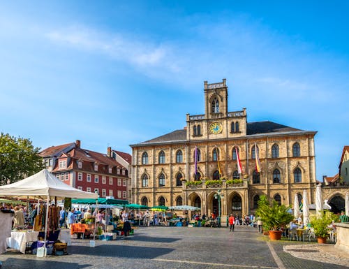 Weimar - Rathaus, Marktplatz  – © Sina Ettmer - stock.adobe.com