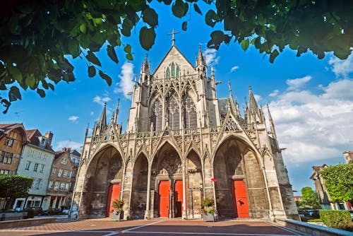 Gotische Kathedrale in Troyes &ndash; &copy; ivoha - stock.adobe.com