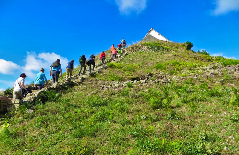 Wanderung zum Tumulus Saint Michel in der Bretagne - ©Eberhardt TRAVEL - Jürgen Schmeißer