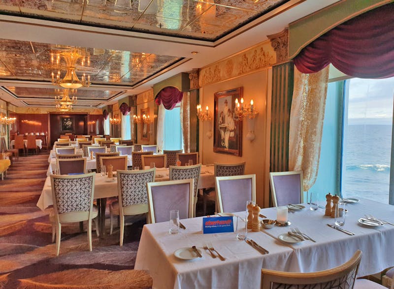 Restaurant auf dem Kreuzfahrtschiff Norwegian Jewel - ©Eberhardt TRAVEL - Isabel Zwanzig