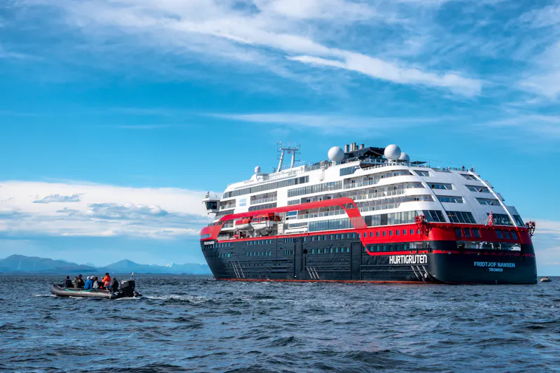 MS Fridtjof Nansen Hurtigruten - &copy;© Andrea Klaussner 2020 / Hurtigruten