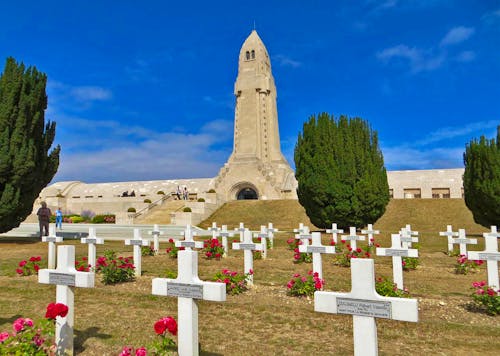 Schlachtfelder von Verdun mit Friedhof und Beinhaus &ndash; &copy; Eberhardt TRAVEL - Jürgen Schmeißer