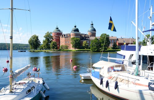 Schloss Gripsholm bei Mariefred in Schweden &ndash; &copy; ©Fotolyse - stock.adobe.com
