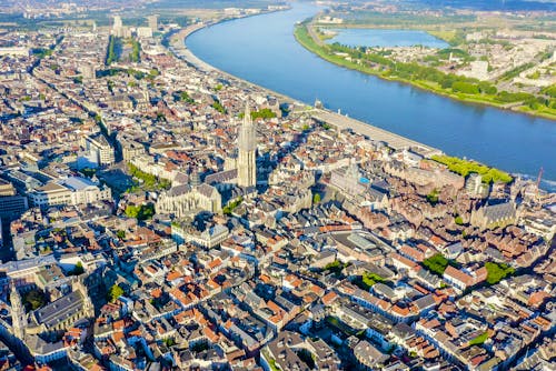 Blick auf Antwerpen in Belgien &ndash; &copy; ©nikitamaykov - stock.adobe.com