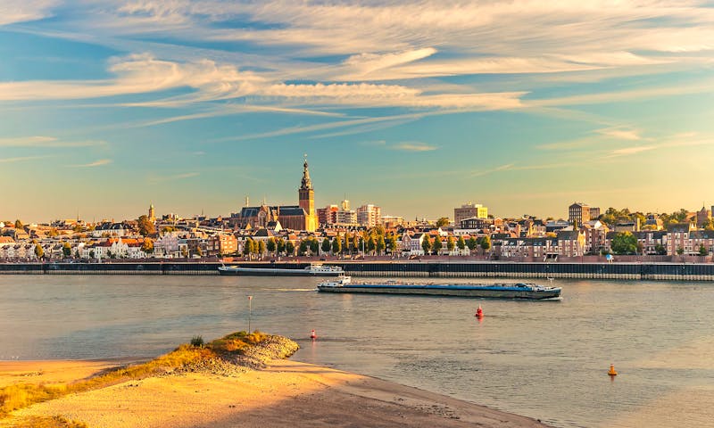 Nijmegen am Fluss Waal - Niederlande - ©©Martin Bergsma - stock.adobe.com